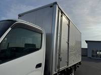 トヨタトヨエースアルミバン小型（2t・3t）[写真32]