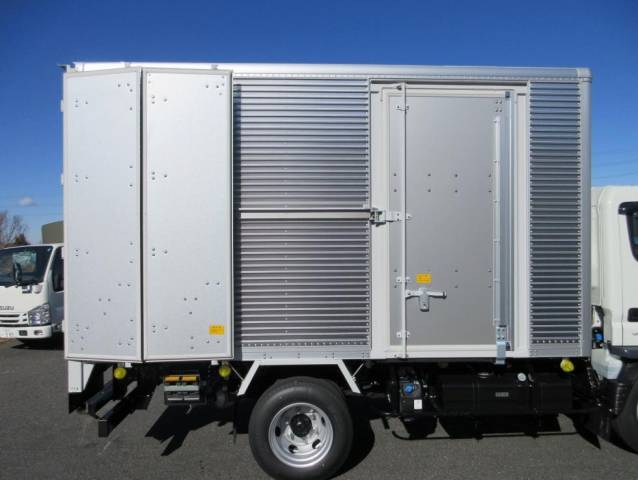 三菱ふそうキャンターアルミバン小型（2t・3t）[写真23]