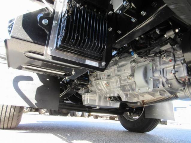 三菱ふそうキャンターアルミバン小型（2t・3t）[写真37]