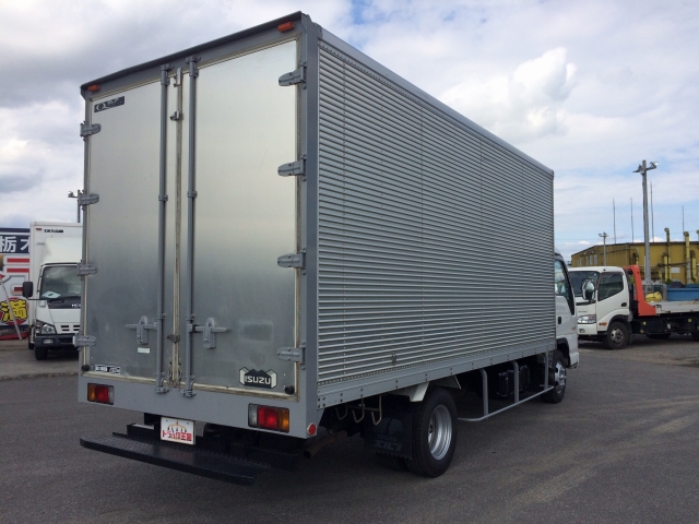 いすゞエルフアルミバン小型（2t・3t）[写真02]
