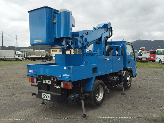 いすゞエルフ高所作業車小型（2t・3t）[写真02]