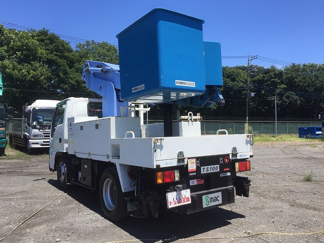 いすゞエルフ高所作業車小型（2t・3t）[写真02]