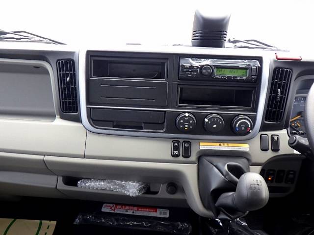 三菱ふそうキャンターアルミウイング小型（2t・3t）[写真22]