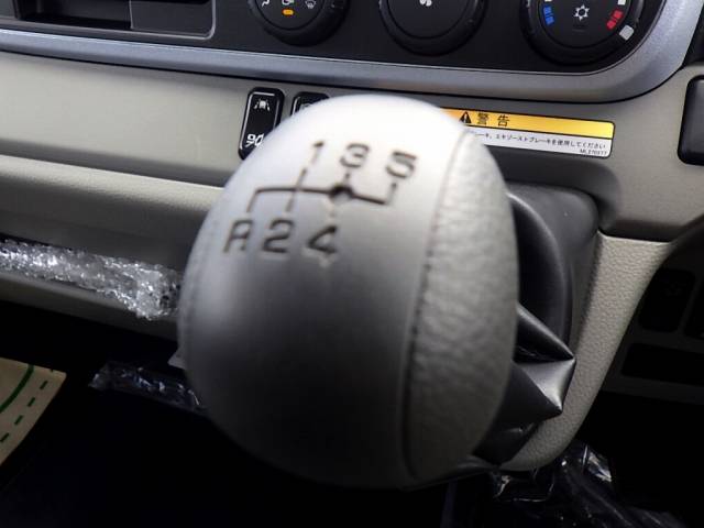 三菱ふそうキャンターアルミウイング小型（2t・3t）[写真26]