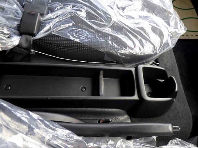 三菱ふそうキャンターアルミウイング小型（2t・3t）[写真30]