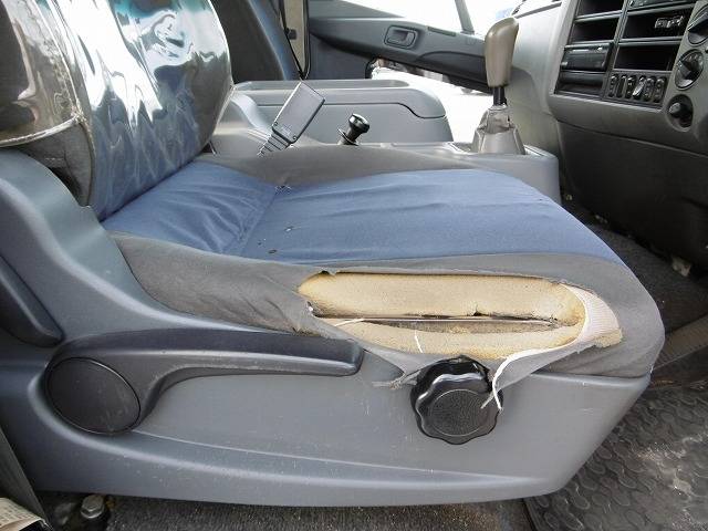 三菱ふそうファイター平ボディ増トン（6t・8t）[写真11]