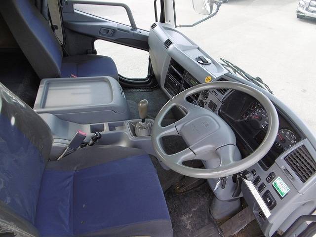 三菱ふそうファイター平ボディ増トン（6t・8t）[写真12]