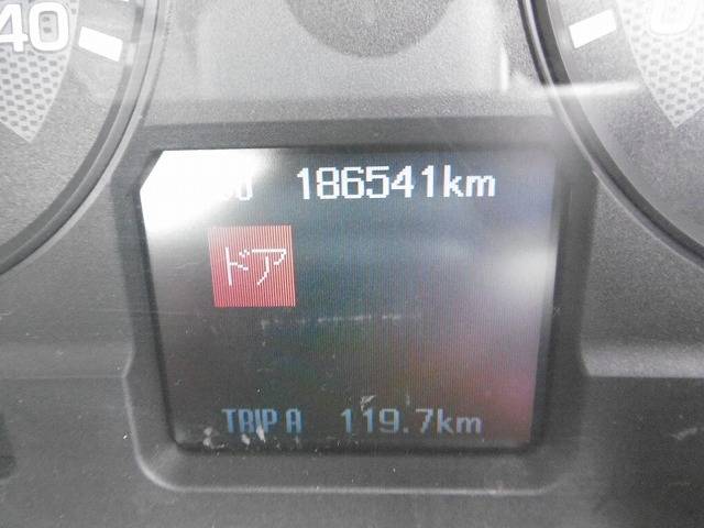 三菱ふそうファイター平ボディ増トン（6t・8t）[写真15]