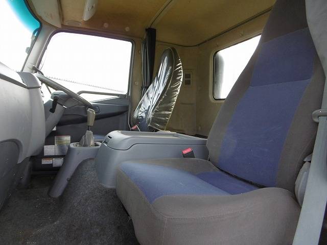 三菱ふそうファイター平ボディ増トン（6t・8t）[写真16]