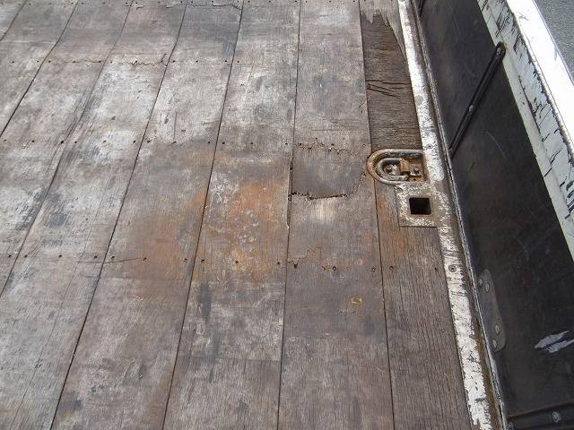 三菱ふそうファイター平ボディ増トン（6t・8t）[写真22]