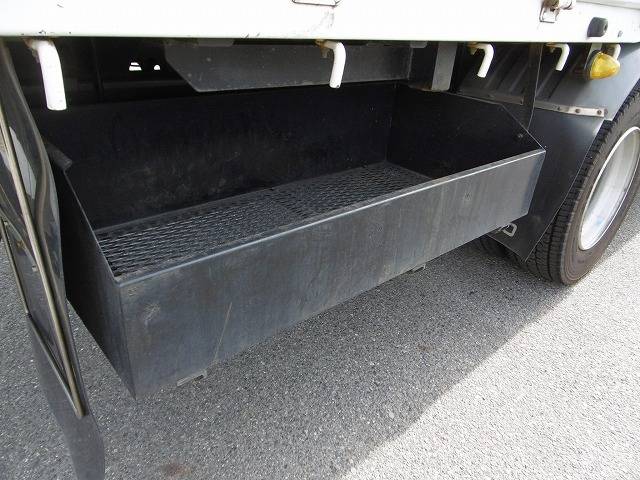 三菱ふそうファイター平ボディ増トン（6t・8t）[写真06]