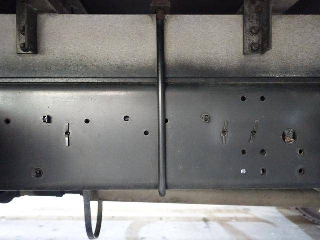 いすゞフォワードアルミバン中型（4t）[写真19]