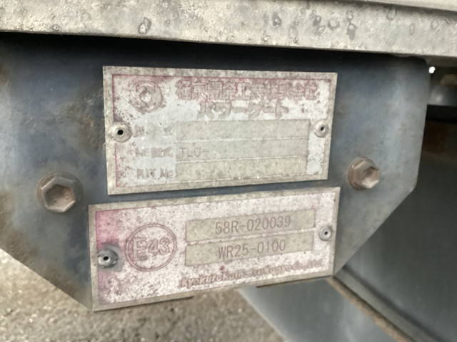 いすゞフォワード冷凍車（冷蔵車）中型（4t）[写真18]