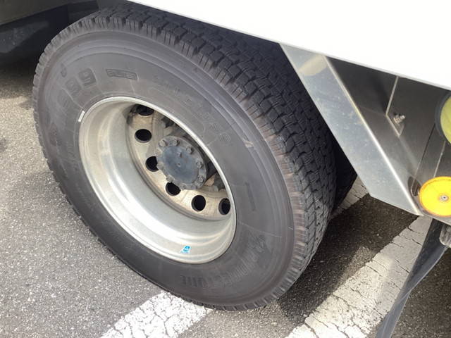 いすゞフォワード冷凍車（冷蔵車）中型（4t）[写真21]