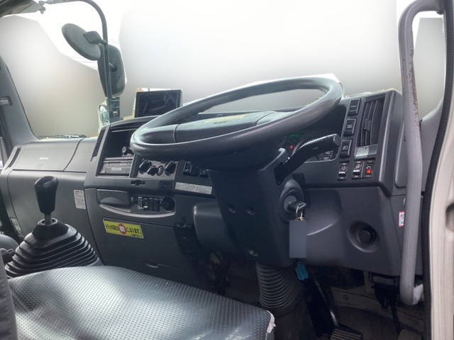 いすゞフォワード冷凍車（冷蔵車）中型（4t）[写真26]