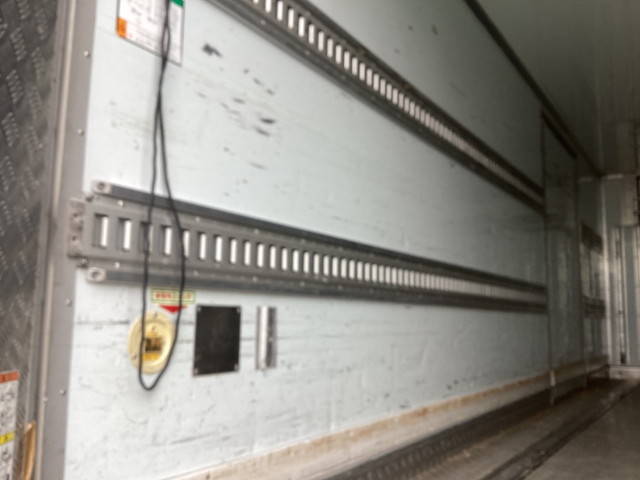 いすゞフォワード冷凍車（冷蔵車）中型（4t）[写真07]