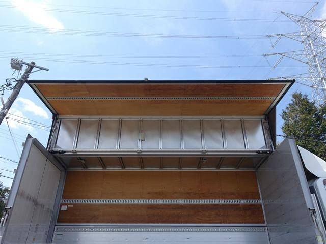 いすゞフォワードアルミウイング中型（4t）[写真12]