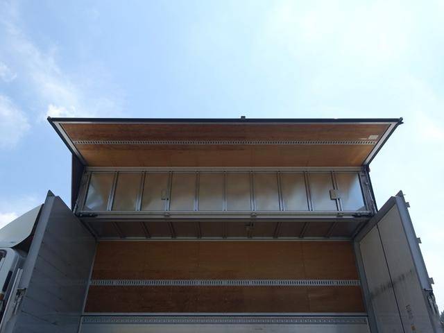 いすゞフォワードアルミウイング中型（4t）[写真13]