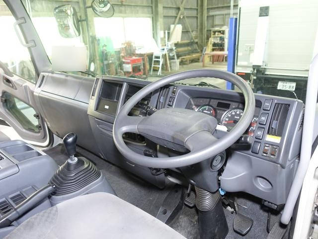 いすゞフォワードアルミウイング中型（4t）[写真32]