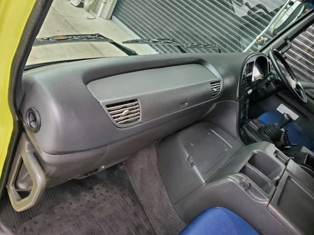 いすゞギガアルミブロック大型（10t）[写真12]