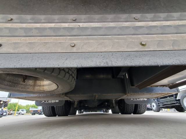 いすゞギガアルミブロック大型（10t）[写真24]