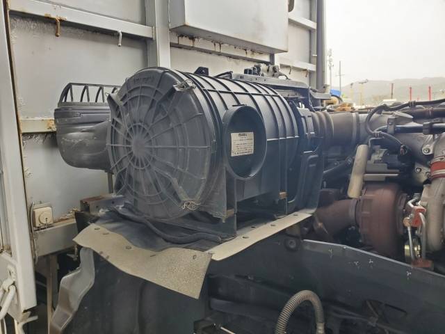 いすゞギガアルミブロック大型（10t）[写真26]