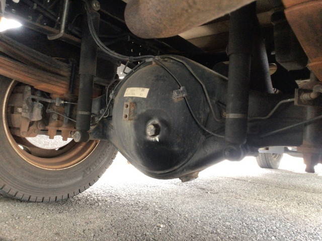 三菱ふそうキャンター平ボディ小型（2t・3t）[写真13]