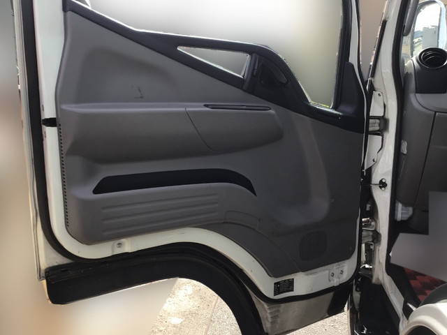 三菱ふそうキャンター平ボディ小型（2t・3t）[写真19]