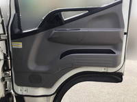 三菱ふそうキャンター平ボディ小型（2t・3t）[写真20]