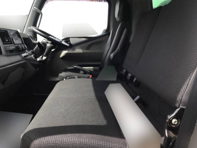 三菱ふそうキャンター平ボディ小型（2t・3t）[写真21]