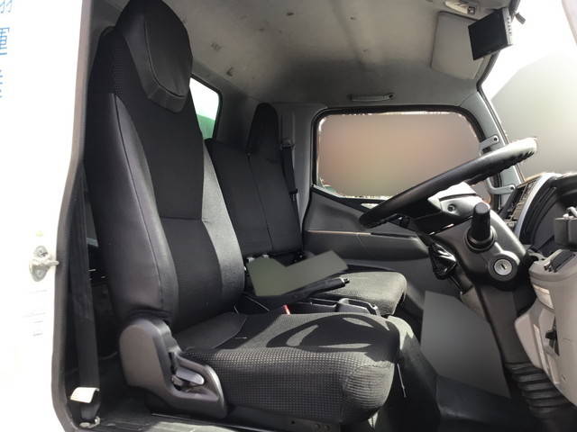 三菱ふそうキャンター平ボディ小型（2t・3t）[写真22]