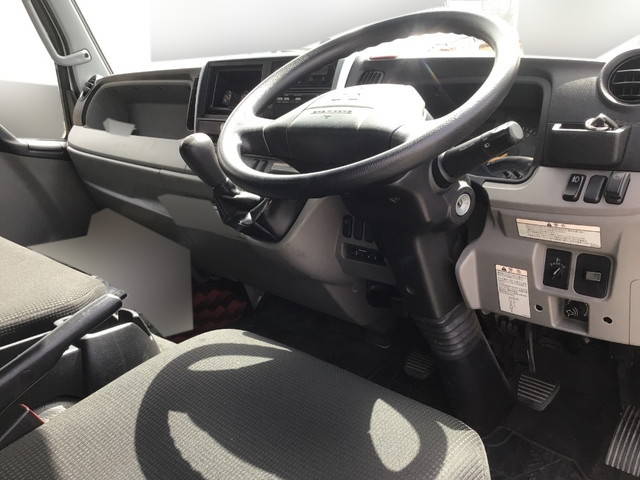 三菱ふそうキャンター平ボディ小型（2t・3t）[写真25]