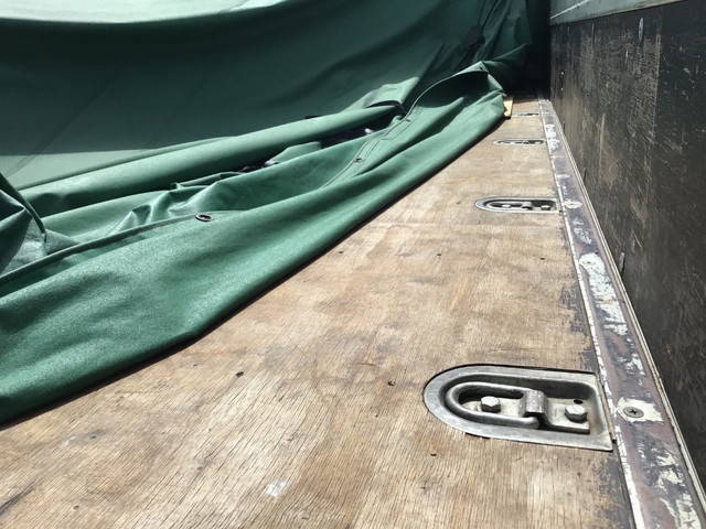 三菱ふそうキャンター平ボディ小型（2t・3t）[写真05]