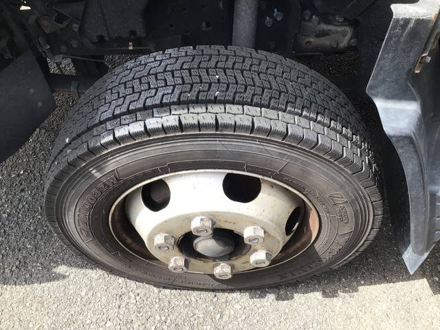 三菱ふそうキャンター平ボディ小型（2t・3t）[写真09]