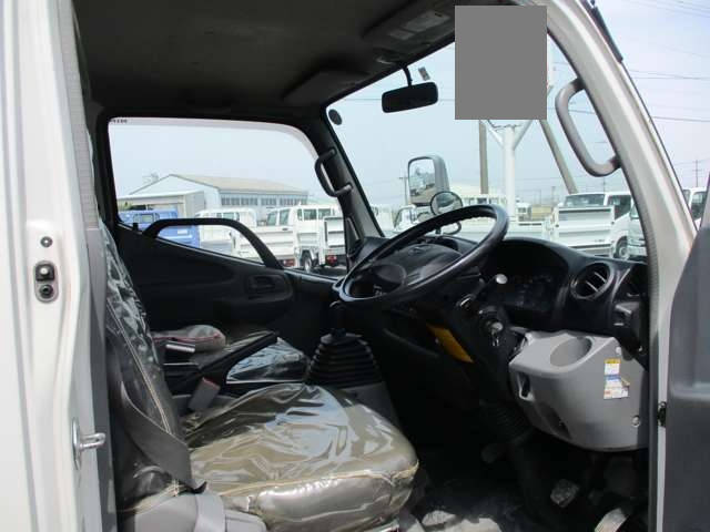 日野デュトロダブルキャブ（Wキャブ）小型（2t・3t）[写真11]