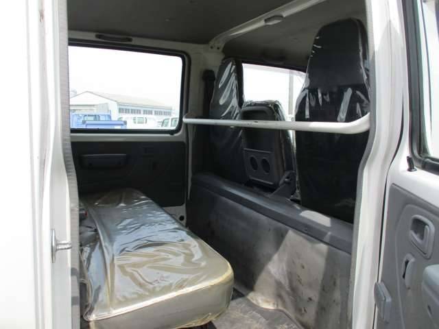 日野デュトロダブルキャブ（Wキャブ）小型（2t・3t）[写真13]