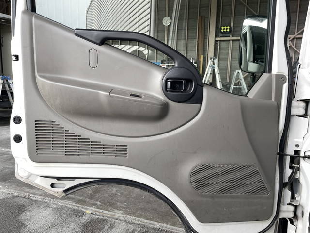 日産アトラスアルミバン小型（2t・3t）[写真23]