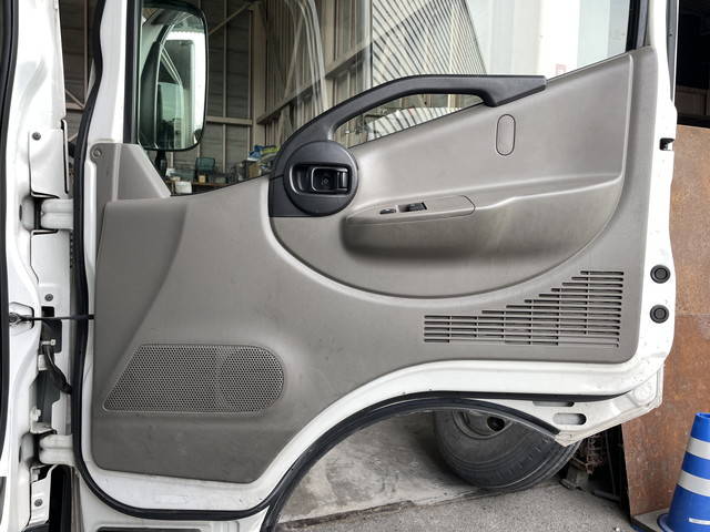 日産アトラスアルミバン小型（2t・3t）[写真24]