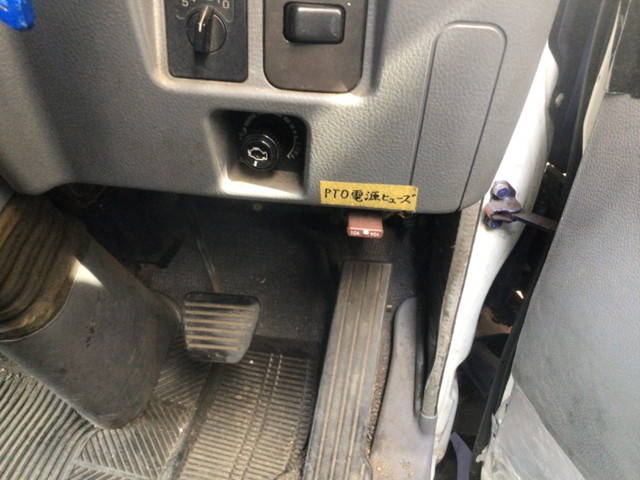 三菱ふそうキャンターパッカー車（塵芥車）小型（2t・3t）[写真30]