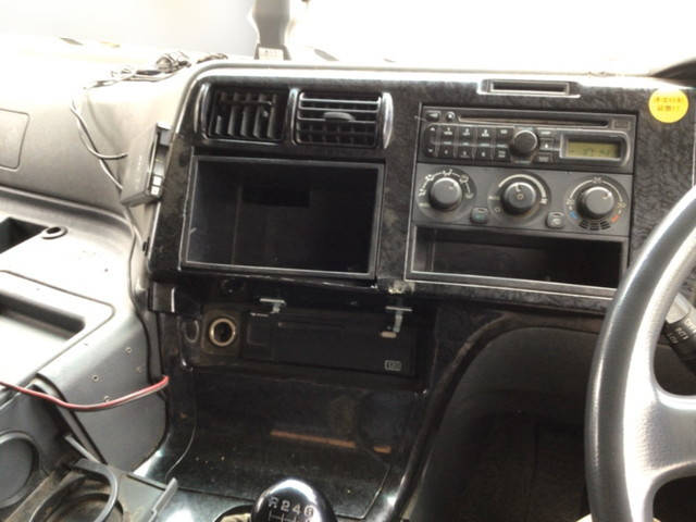 三菱ふそうスーパーグレートコンテナ専用車大型（10t）[写真30]