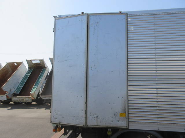 三菱ふそうキャンターアルミバン小型（2t・3t）[写真27]