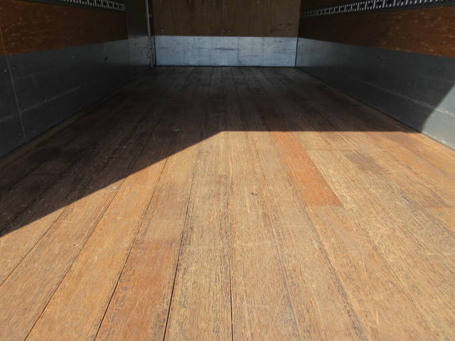 三菱ふそうキャンターアルミバン小型（2t・3t）[写真09]