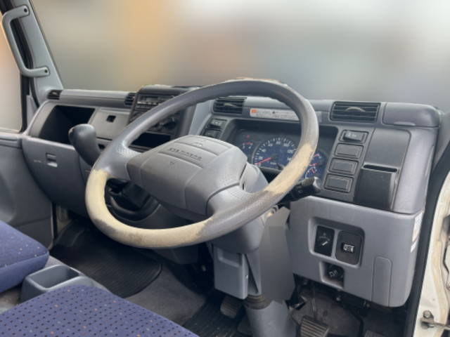 三菱ふそうキャンター高圧洗浄車小型（2t・3t）[写真35]