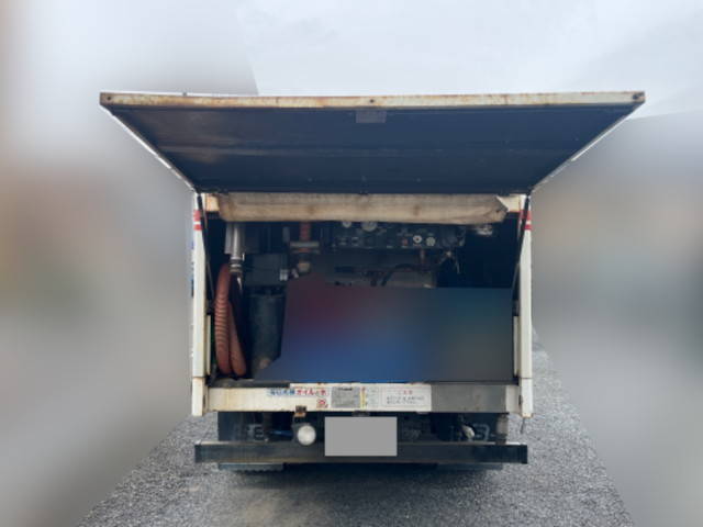 三菱ふそうキャンター高圧洗浄車小型（2t・3t）[写真08]