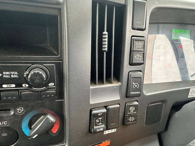 いすゞフォワードクレーン4段増トン（6t・8t）[写真26]