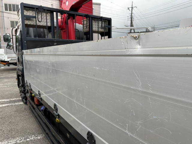 いすゞフォワードクレーン4段増トン（6t・8t）[写真34]