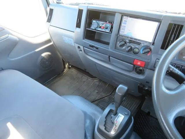 いすゞエルフ平ボディ小型（2t・3t）[写真15]