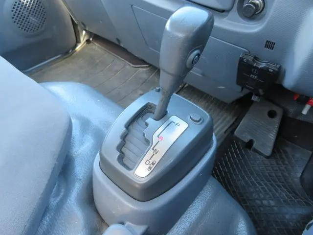 いすゞエルフ平ボディ小型（2t・3t）[写真16]