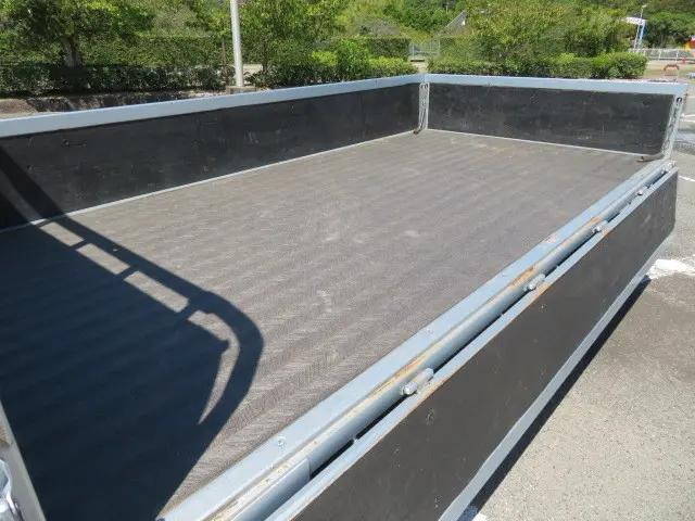 いすゞエルフ平ボディ小型（2t・3t）[写真25]