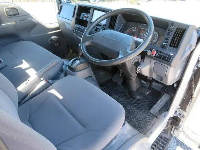 いすゞエルフ平ボディ小型（2t・3t）[写真09]